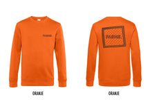 Afbeelding in Gallery-weergave laden, FARMR. Kleuren Sweater met zwart zakdoek logo
