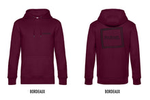 Afbeelding in Gallery-weergave laden, FARMR. Basic Hoodie met zwart zakdoek logo
