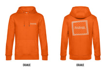 Load image into Gallery viewer, FARMR. Kleuren Hoodie met wit zakdoek logo
