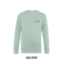 Load image into Gallery viewer, FARMR. Pastel Sweater met kleine zwarte open letters
