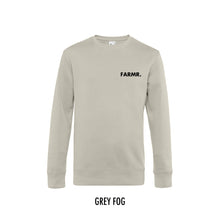 Load image into Gallery viewer, FARMR. Pastel Sweater met kleine zwarte volle letters
