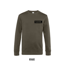 Load image into Gallery viewer, FARMR. Basic Sweater met klein zwart block logo
