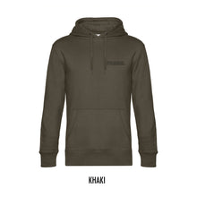 Afbeelding in Gallery-weergave laden, FARMR. Basic Hoodie met kleine zwarte open letters
